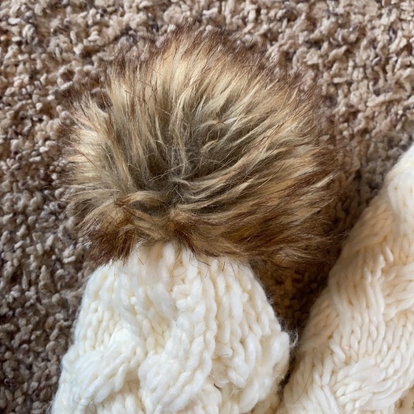 OSFM Faux Fur Pom Pom Scarf - Picture 2 of 3